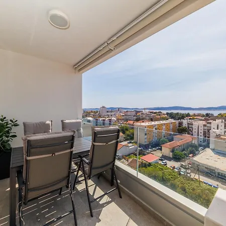 365 Sunsets By Belmont Realty זאדאר