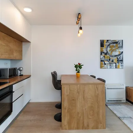 Apartment 365 Sunsets By Belmont Realty