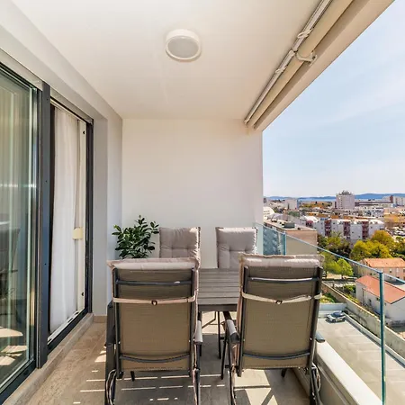 365 Sunsets By Belmont Realty Appartement