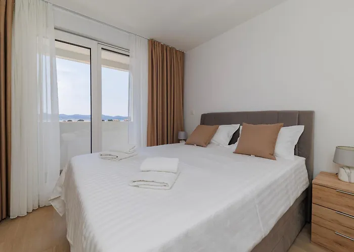 Apartment 365 Sunsets By Belmont Realty